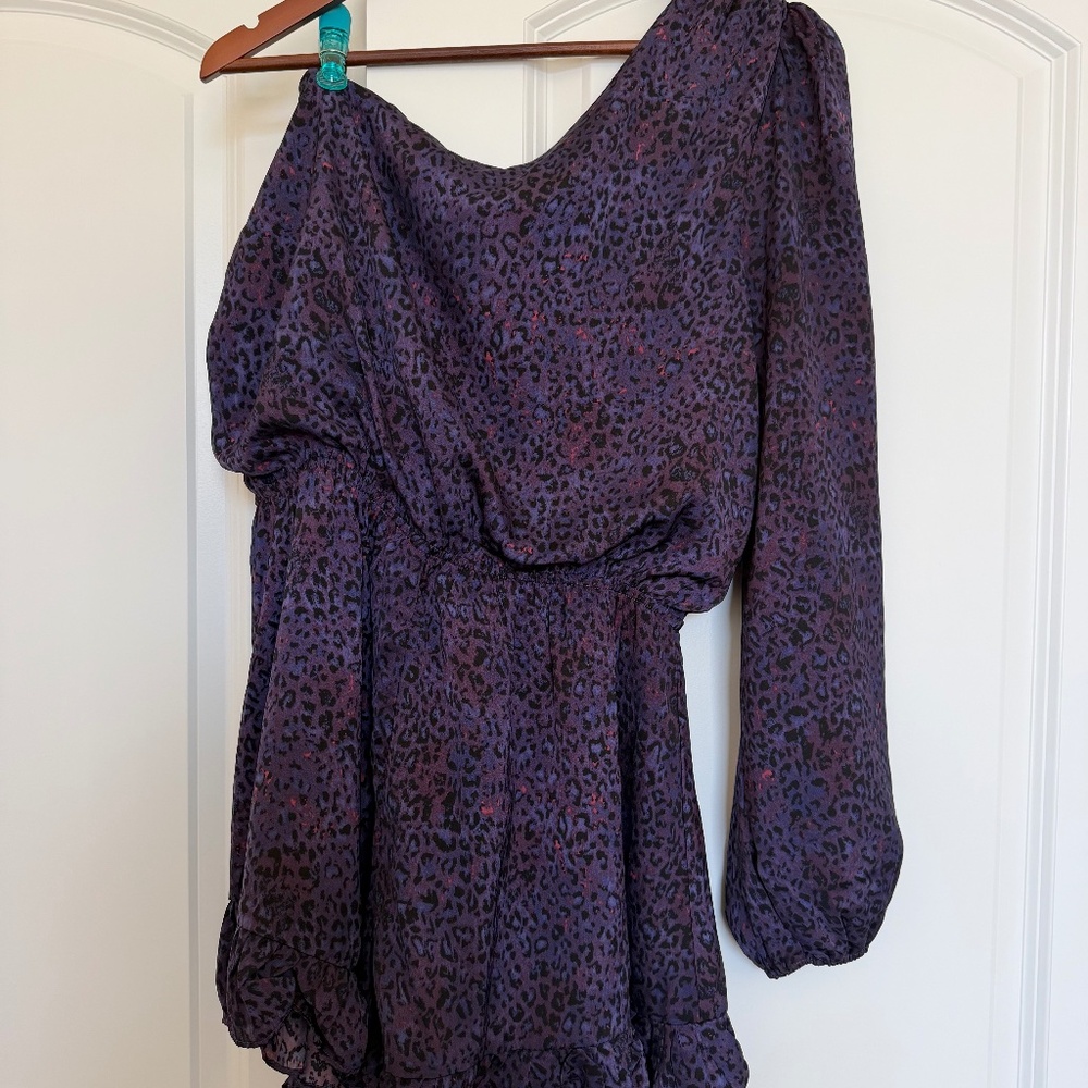 One shoulder romper